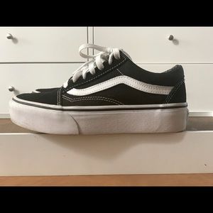 Vans old Skool women’s platform sneaker 5.5